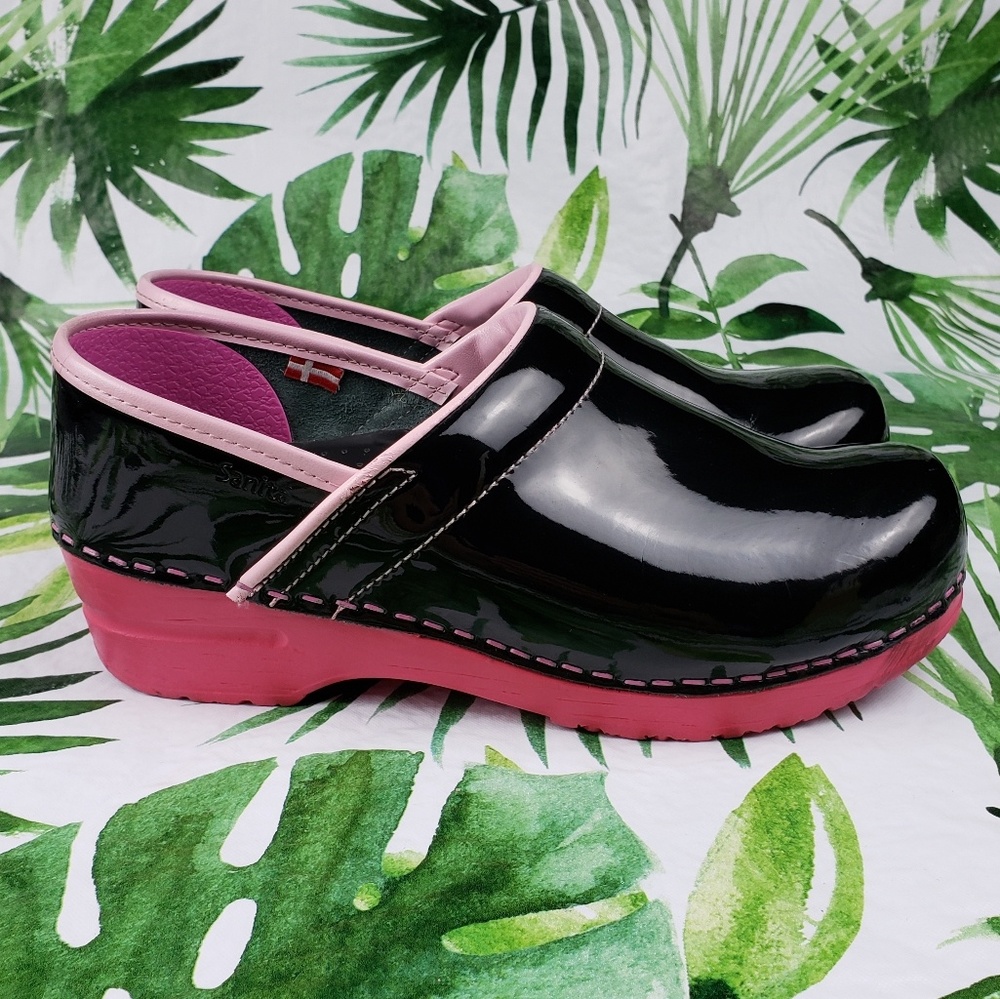 Sanita patent leather black and pink clogs mules 7